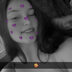 Meet your Posher, Chloe